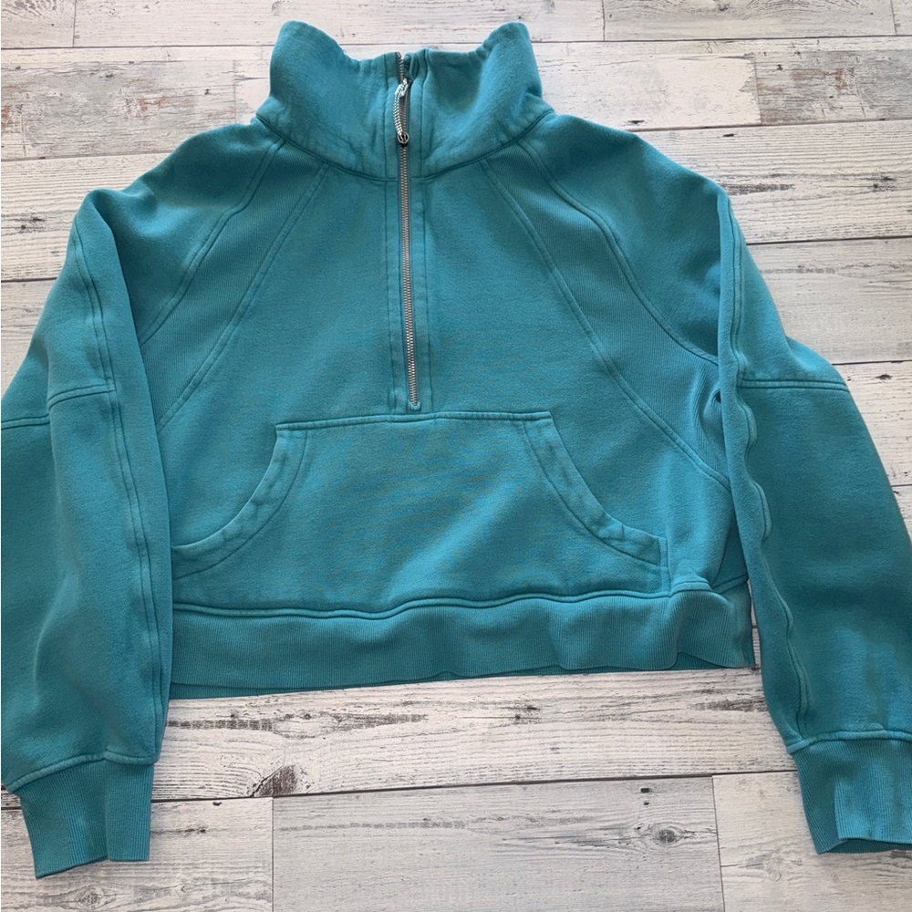 Lululemon Cropped 1/4 zip Scuba